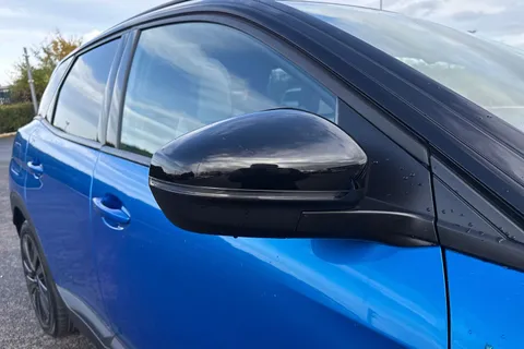 YD71UZF PEUGEOT 3008 1.6 13.2kWh GT e-EAT 4WD Euro 6 (s/s) 5dr Thumbnail #37