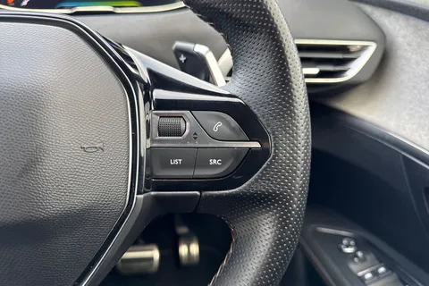 YD71UZF PEUGEOT 3008 1.6 13.2kWh GT e-EAT 4WD Euro 6 (s/s) 5dr Thumbnail #45