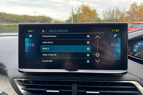 YD71UZF PEUGEOT 3008 1.6 13.2kWh GT e-EAT 4WD Euro 6 (s/s) 5dr Thumbnail #50