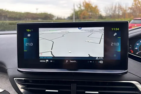 YD71UZF PEUGEOT 3008 1.6 13.2kWh GT e-EAT 4WD Euro 6 (s/s) 5dr Thumbnail #54