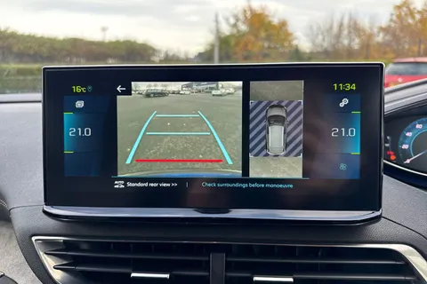 YD71UZF PEUGEOT 3008 1.6 13.2kWh GT e-EAT 4WD Euro 6 (s/s) 5dr Thumbnail #56