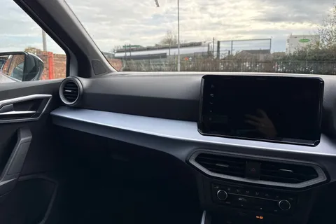 14 of 51 for SEAT ARONA 1.0 TSI 115 FR 5dr