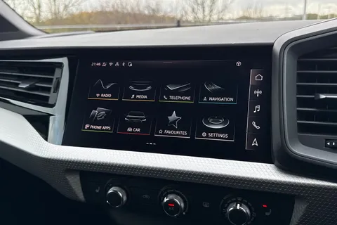 PJ74AEO Audi A1 S line 35 TFSI 150 PS S tronic Thumbnail #12