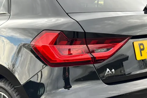 PJ74AEO Audi A1 S line 35 TFSI 150 PS S tronic Thumbnail #16