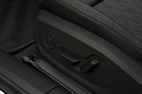  Audi A6 Avant 2.0 TDI Edition 1 S Tronic quattro Euro 6 (s/s) 5dr Thumbnail #32