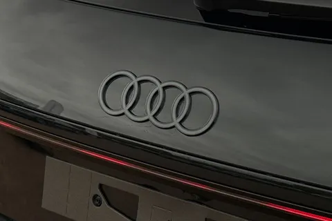  Audi A6 Avant 2.0 TDI Edition 1 S Tronic quattro Euro 6 (s/s) 5dr Thumbnail #49