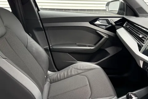 DS72EVK Audi A1 S line 30 TFSI 110 PS S tronic Thumbnail #20