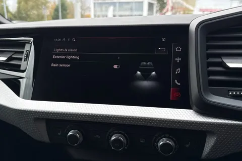 DS72EVK Audi A1 S line 30 TFSI 110 PS S tronic Thumbnail #33