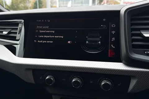 DS72EVK Audi A1 S line 30 TFSI 110 PS S tronic Thumbnail #35