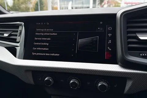 DS72EVK Audi A1 S line 30 TFSI 110 PS S tronic Thumbnail #36