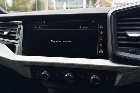 DS72EVK Audi A1 S line 30 TFSI 110 PS S tronic Thumbnail #38