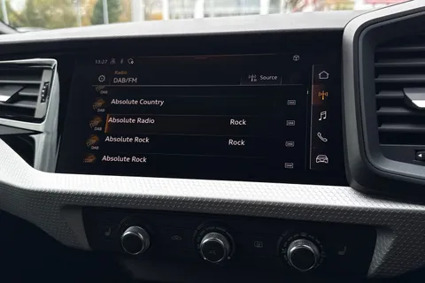 DS72EVK Audi A1 S line 30 TFSI 110 PS S tronic Thumbnail #39