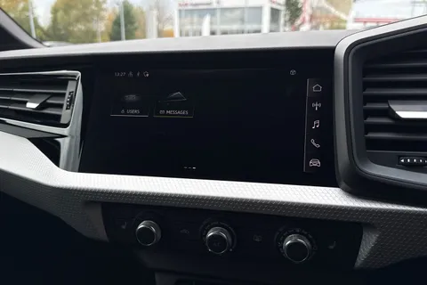 DS72EVK Audi A1 S line 30 TFSI 110 PS S tronic Thumbnail #40