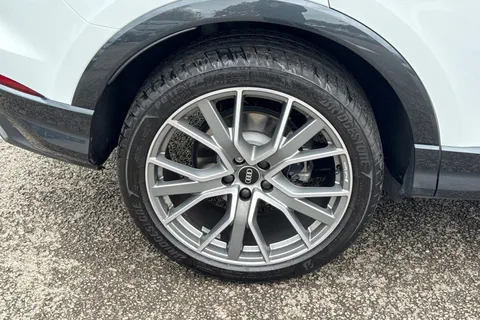 DF25CCE Audi Q3 Black Edition 35 TDI 150 PS S tronic Thumbnail #12