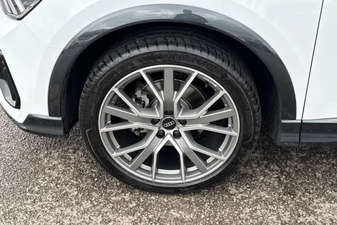 DF25CCE Audi Q3 Black Edition 35 TDI 150 PS S tronic Thumbnail #14