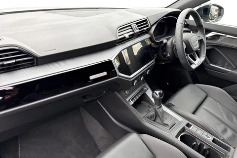 DF25CCE Audi Q3 Black Edition 35 TDI 150 PS S tronic Thumbnail #16