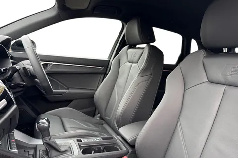 DF25CCE Audi Q3 Black Edition 35 TDI 150 PS S tronic Thumbnail #17