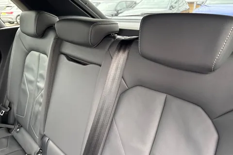 DF25CCE Audi Q3 Black Edition 35 TDI 150 PS S tronic Thumbnail #20