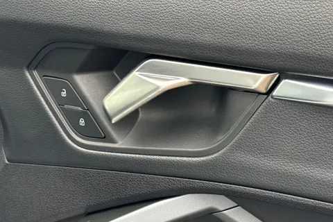 DF25CCE Audi Q3 Black Edition 35 TDI 150 PS S tronic Thumbnail #22