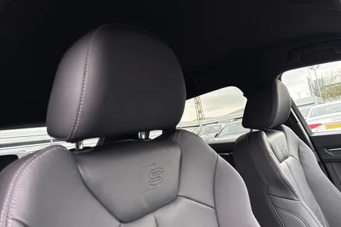 DF25CCE Audi Q3 Black Edition 35 TDI 150 PS S tronic Thumbnail #25