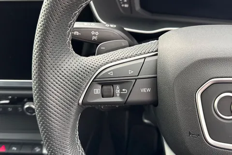 DF25CCE Audi Q3 Black Edition 35 TDI 150 PS S tronic Thumbnail #28