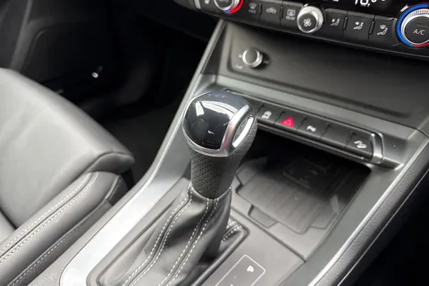 DF25CCE Audi Q3 Black Edition 35 TDI 150 PS S tronic Thumbnail #54