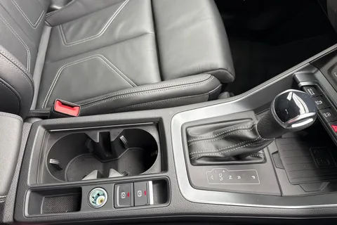 DF25CCE Audi Q3 Black Edition 35 TDI 150 PS S tronic Thumbnail #55