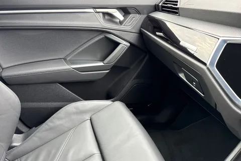 DF25CCE Audi Q3 Black Edition 35 TDI 150 PS S tronic Thumbnail #57