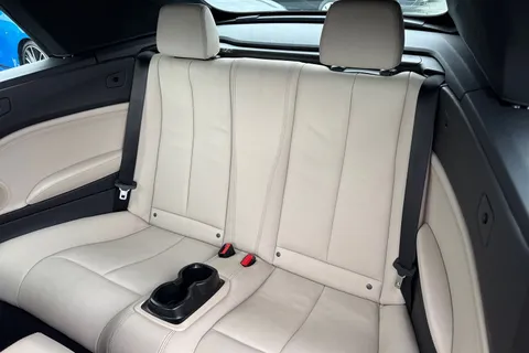 18 of 58 for BMW 2 Series 2.0 220i GPF M Sport Auto Euro 6 (s/s) 2dr