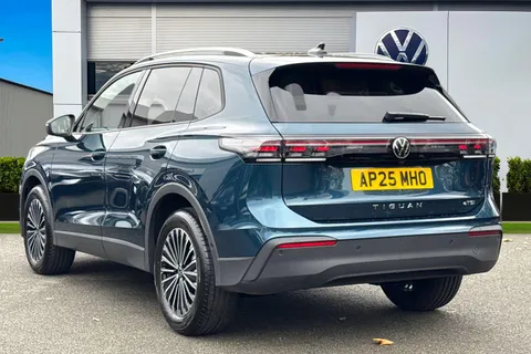 AP25MHO Volkswagen Tiguan Tiguan Match 1.5 eTSI 150 PS  DSG 5 Door | Area View Camera | Electric Tail Thumbnail #3