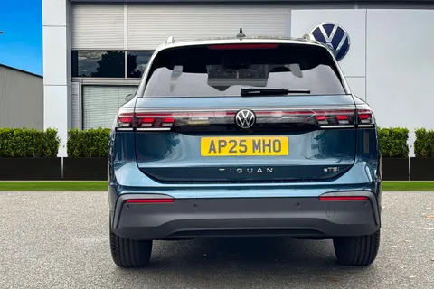 AP25MHO Volkswagen Tiguan Tiguan Match 1.5 eTSI 150 PS  DSG 5 Door | Area View Camera | Electric Tail Thumbnail #5
