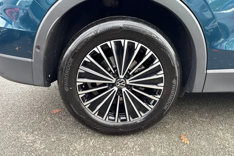 AP25MHO Volkswagen Tiguan Tiguan Match 1.5 eTSI 150 PS  DSG 5 Door | Area View Camera | Electric Tail Thumbnail #12