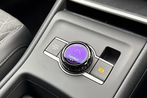 AP25MHO Volkswagen Tiguan Tiguan Match 1.5 eTSI 150 PS  DSG 5 Door | Area View Camera | Electric Tail Thumbnail #39