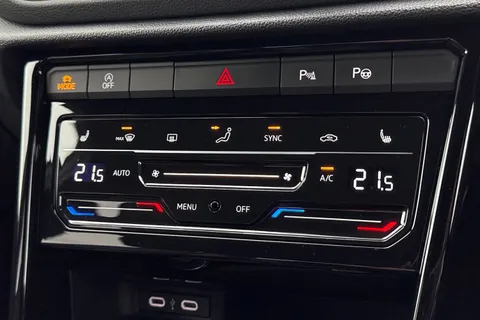 DK25ZPD Volkswagen T-Roc 1.5 TSI R-Line 5dr DSG **KEYLESS ENTRY** Thumbnail #20