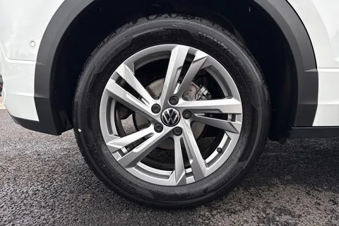DK25ZPD Volkswagen T-Roc 1.5 TSI R-Line 5dr DSG **KEYLESS ENTRY** Thumbnail #25