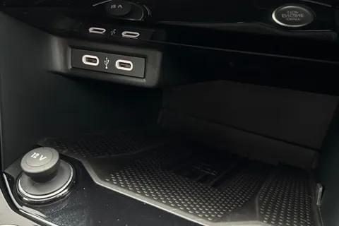 DK25ZPD Volkswagen T-Roc 1.5 TSI R-Line 5dr DSG **KEYLESS ENTRY** Thumbnail #34