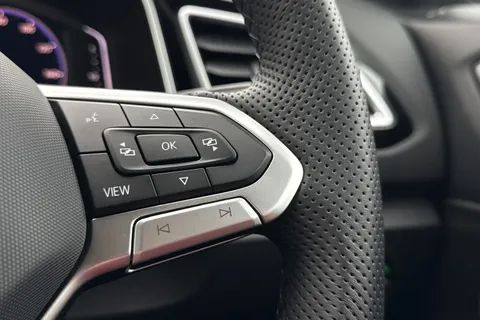 DK25ZPD Volkswagen T-Roc 1.5 TSI R-Line 5dr DSG **KEYLESS ENTRY** Thumbnail #37