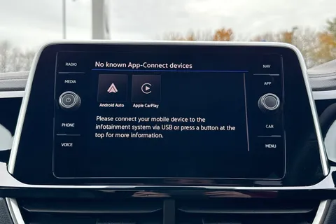 DK25ZPD Volkswagen T-Roc 1.5 TSI R-Line 5dr DSG **KEYLESS ENTRY** Thumbnail #41