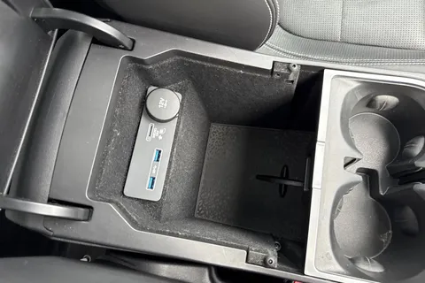 43 of 60 for Jaguar E-Pace 2.0 D180 R-Dynamic HSE Auto AWD Euro 6 (s/s) 5dr