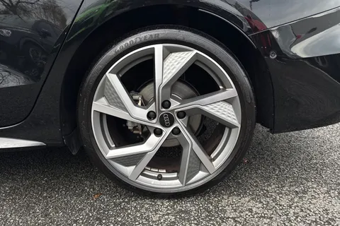 DN25AVJ Audi A3 Black Edition 35 TFSI  150 PS S tronic Thumbnail #13