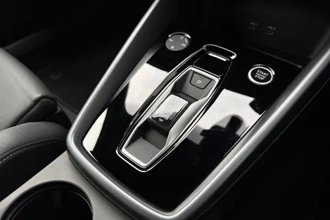 DN25AVJ Audi A3 Black Edition 35 TFSI  150 PS S tronic Thumbnail #24