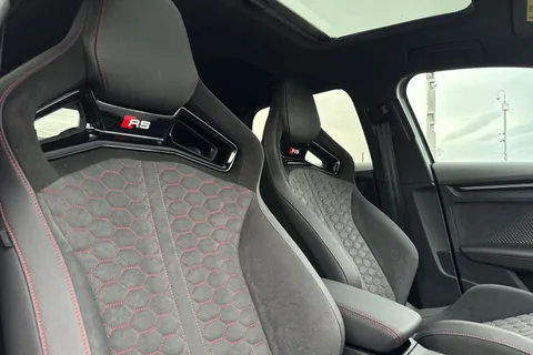  Audi RS 3 2.5 TFSI Carbon Vorsprung Sportback S Tronic quattro Euro 6 (s/s) 5dr Thumbnail #23