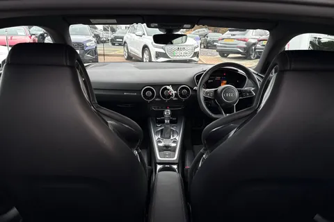 31 of 61 for Audi TT Coup- Black Edition 40 TFSI 197 PS S tronic