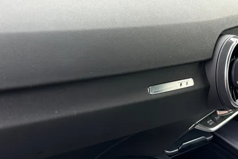 34 of 61 for Audi TT Coup- Black Edition 40 TFSI 197 PS S tronic