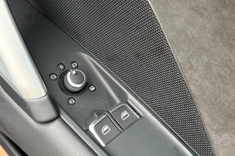 40 of 61 for Audi TT Coup- Black Edition 40 TFSI 197 PS S tronic