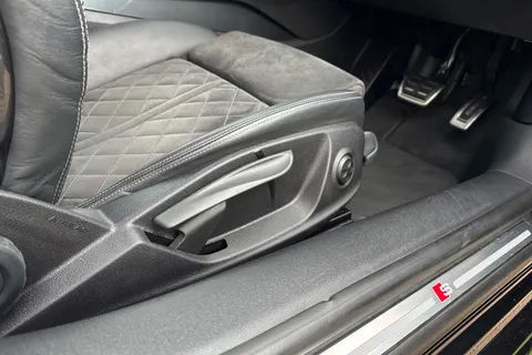 42 of 61 for Audi TT Coup- Black Edition 40 TFSI 197 PS S tronic