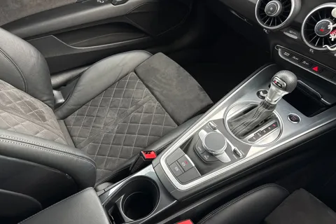 56 of 61 for Audi TT Coup- Black Edition 40 TFSI 197 PS S tronic