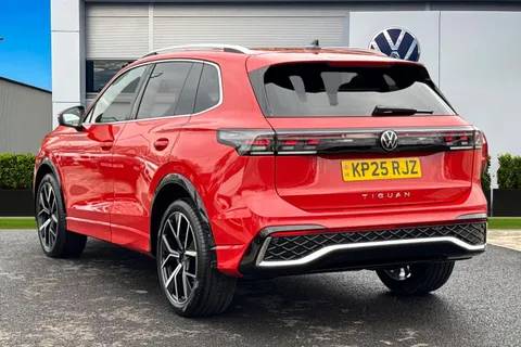 KP25RJZ Volkswagen Tiguan 2.0 TDI R-Line 5dr DSG **PAN ROOF+TOW BAR+IQ HEADLIGHTS+DRIVER ASSIST PACK* Thumbnail #3