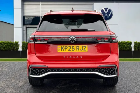 KP25RJZ Volkswagen Tiguan 2.0 TDI R-Line 5dr DSG **PAN ROOF+TOW BAR+IQ HEADLIGHTS+DRIVER ASSIST PACK* Thumbnail #5