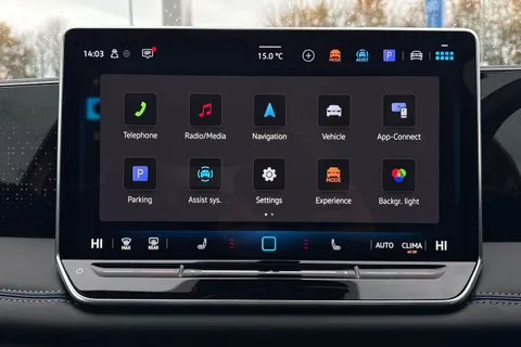 KP25RJZ Volkswagen Tiguan 2.0 TDI R-Line 5dr DSG **PAN ROOF+TOW BAR+IQ HEADLIGHTS+DRIVER ASSIST PACK* Thumbnail #13